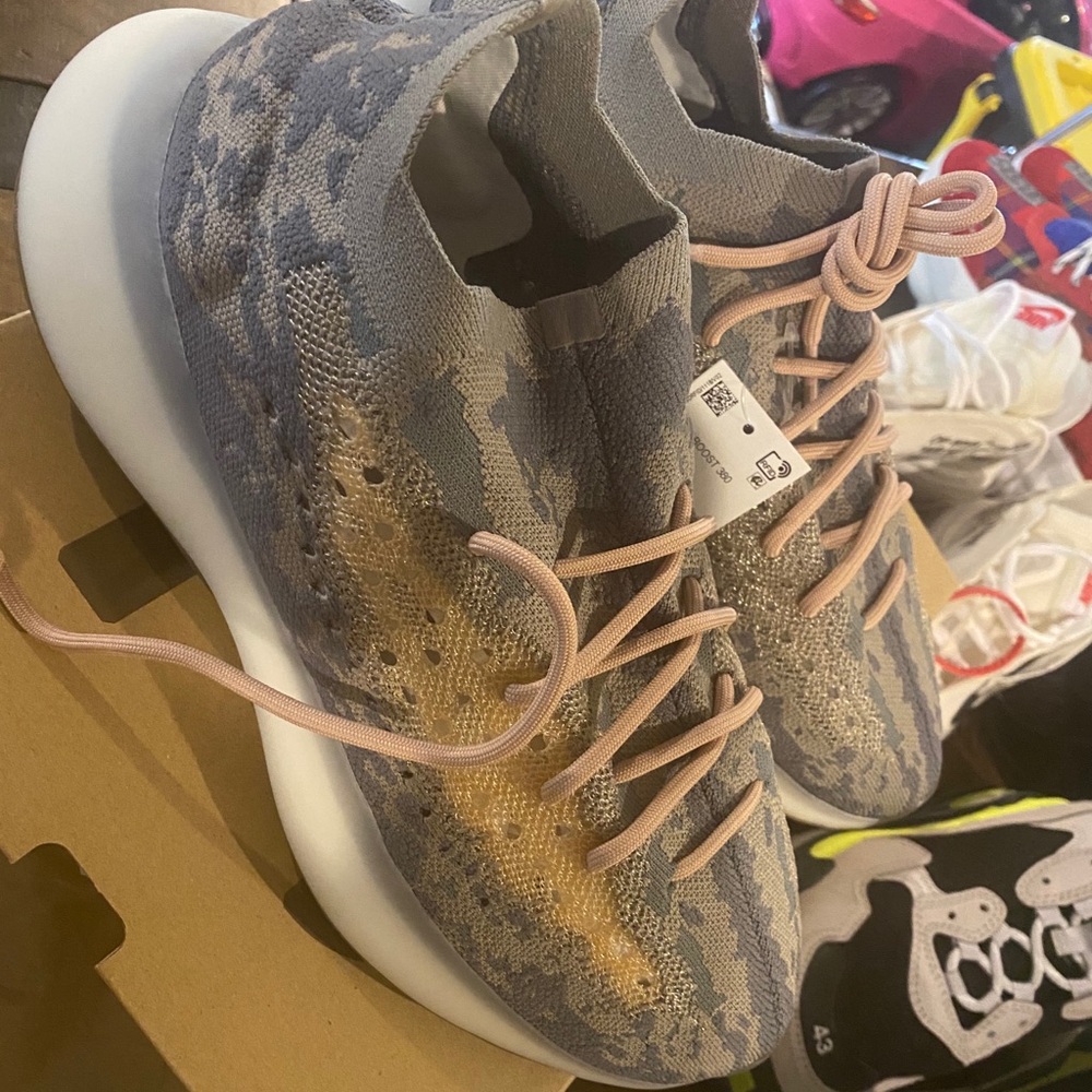 Yeezy Boost 380 Mist SZ 11 NEW IN BOX